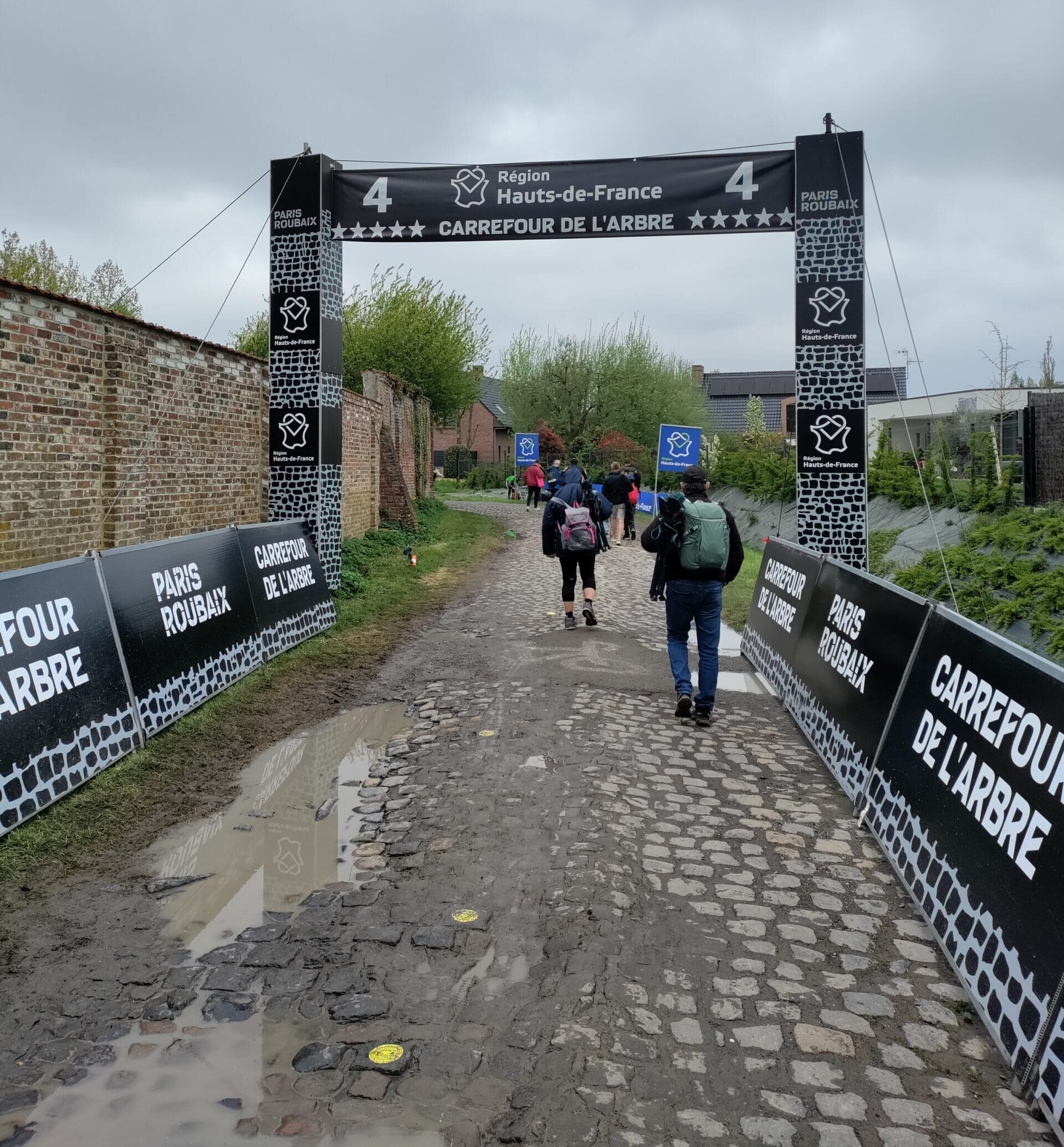 Entrada al sector de Carrefour de l’Arbre en Paris-Roubaix